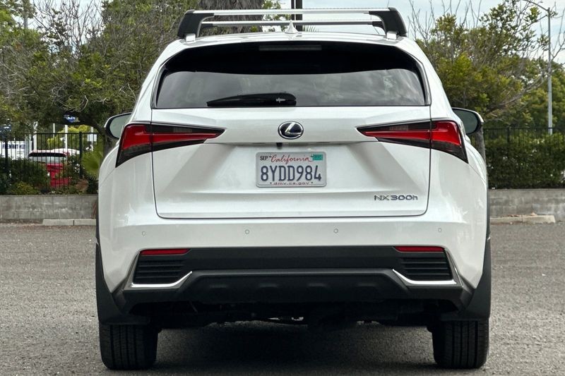 Lexus NX Vehicle Full-screen Gallery Image 04