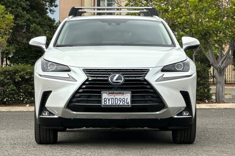 Lexus NX Vehicle Full-screen Gallery Image 09