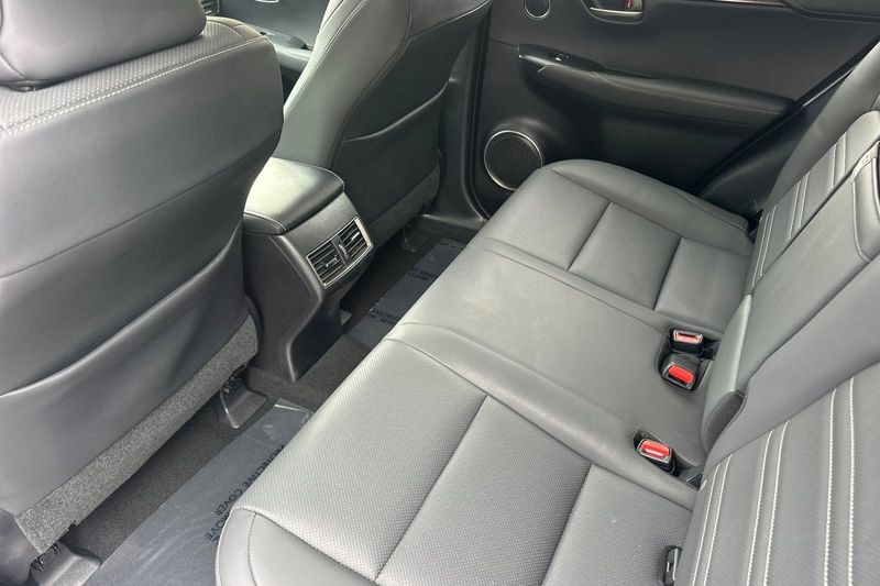Lexus NX Vehicle Full-screen Gallery Image 14