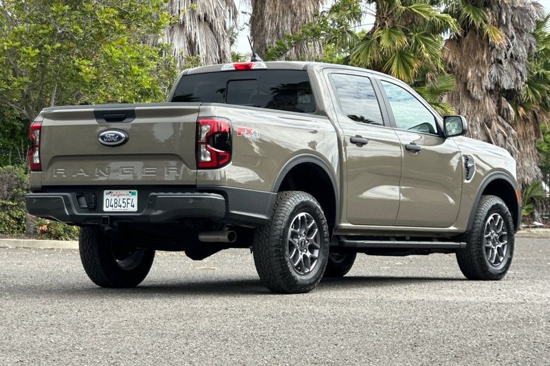 Ford Ranger Vehicle Full-screen Gallery Image 03
