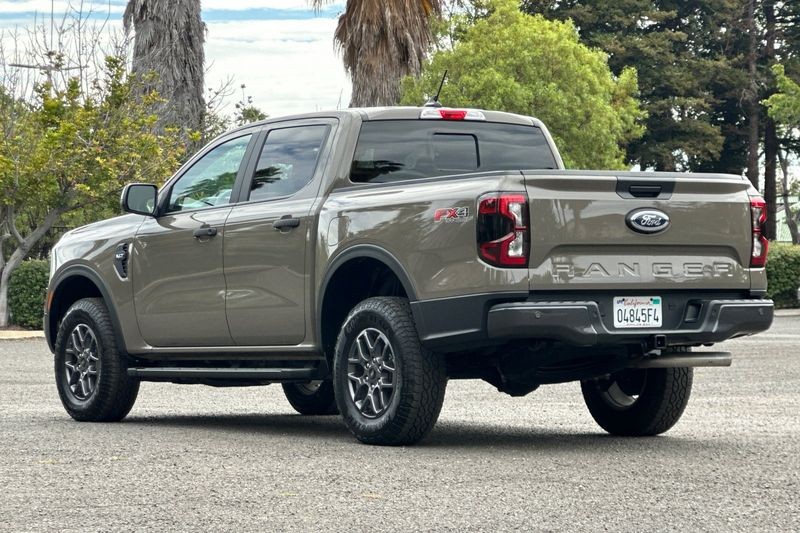 Ford Ranger Vehicle Full-screen Gallery Image 05