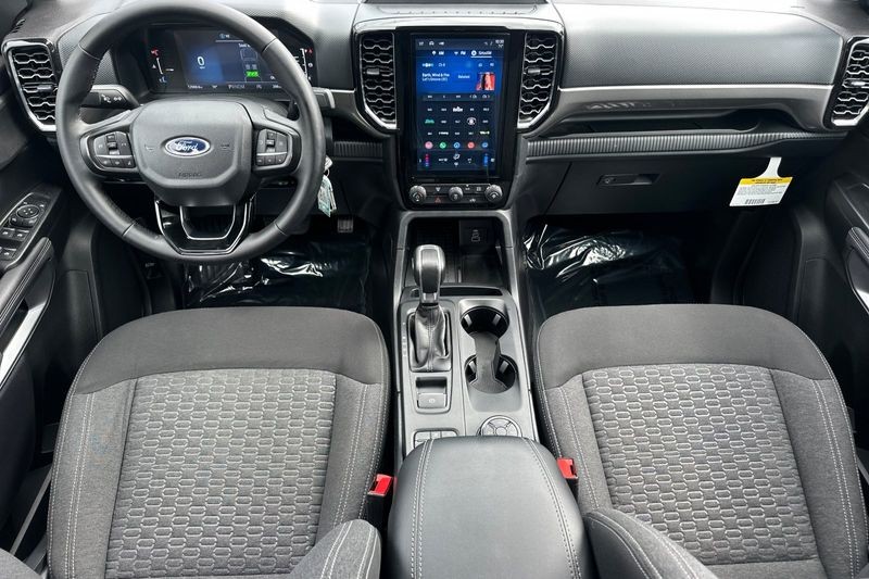Ford Ranger Vehicle Full-screen Gallery Image 15