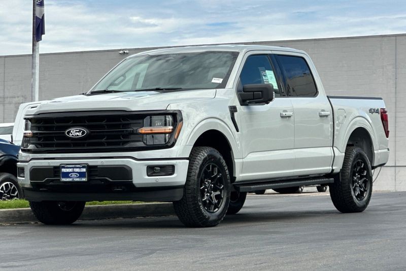 Ford F-150 Vehicle Full-screen Gallery Image 07