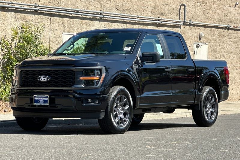 Ford F-150 Vehicle Full-screen Gallery Image 07