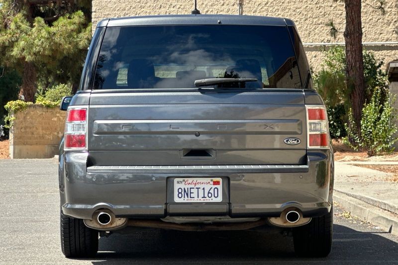 Ford Flex Vehicle Full-screen Gallery Image 04