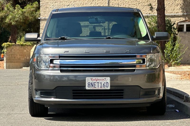 Ford Flex Vehicle Full-screen Gallery Image 09