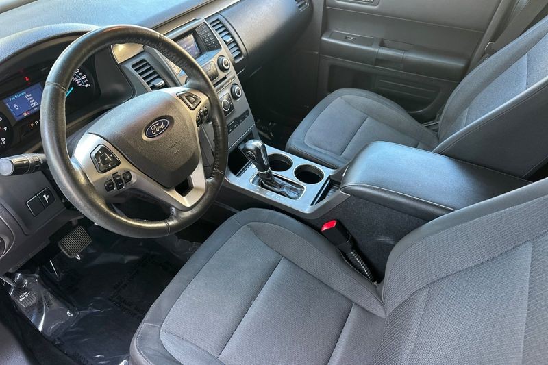 Ford Flex Vehicle Full-screen Gallery Image 10