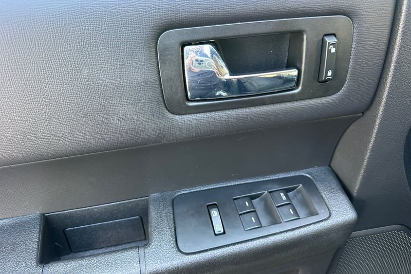 Ford Flex Vehicle Full-screen Gallery Image 11