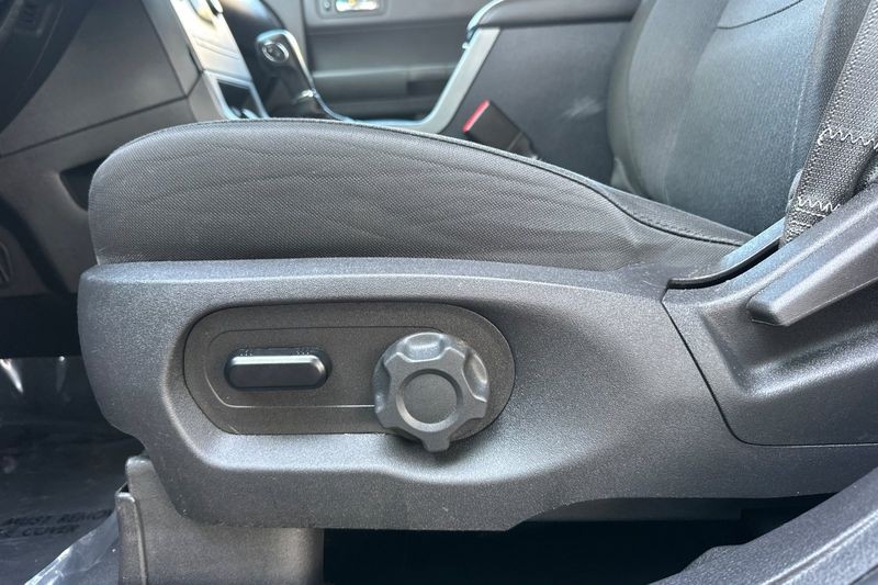 Ford Flex Vehicle Full-screen Gallery Image 13