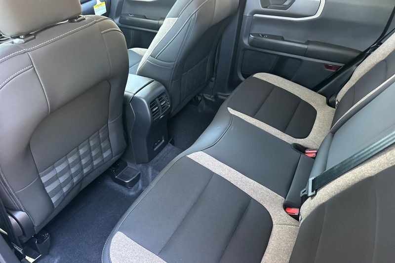 Ford Bronco Sport Vehicle Full-screen Gallery Image 12