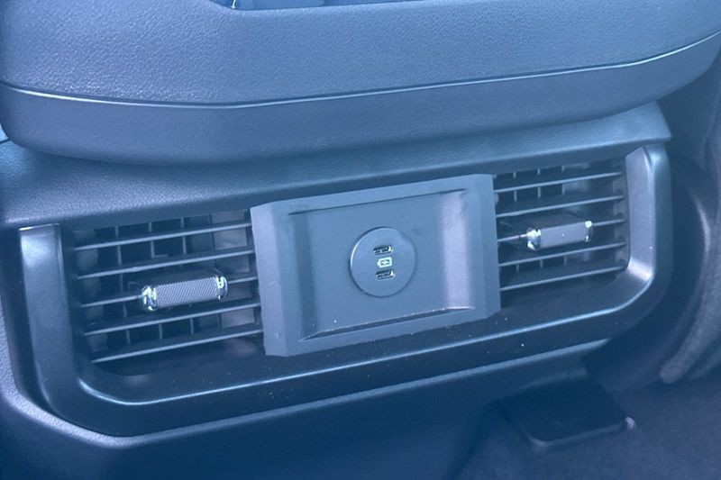 Ford F-150 Vehicle Full-screen Gallery Image 13