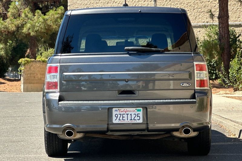 Ford Flex Vehicle Full-screen Gallery Image 04
