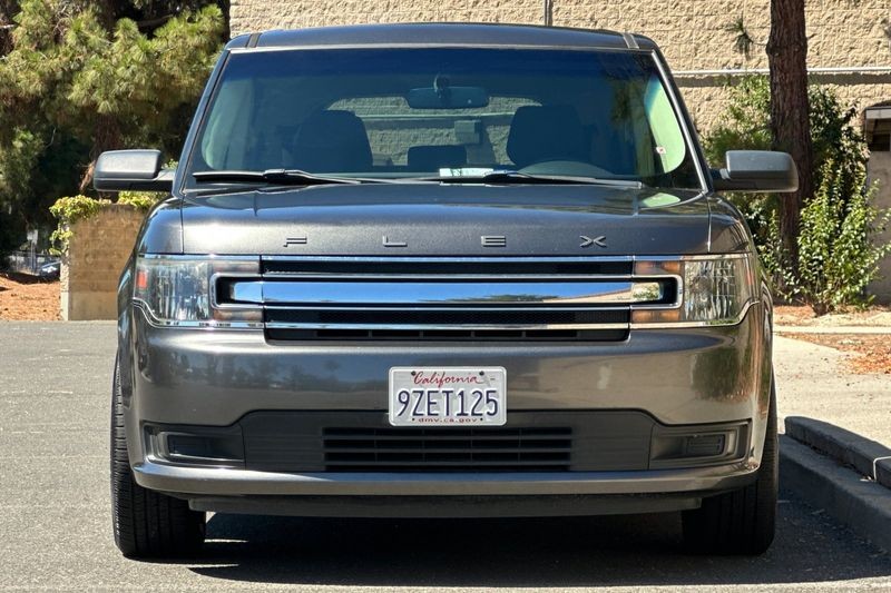 Ford Flex Vehicle Full-screen Gallery Image 09
