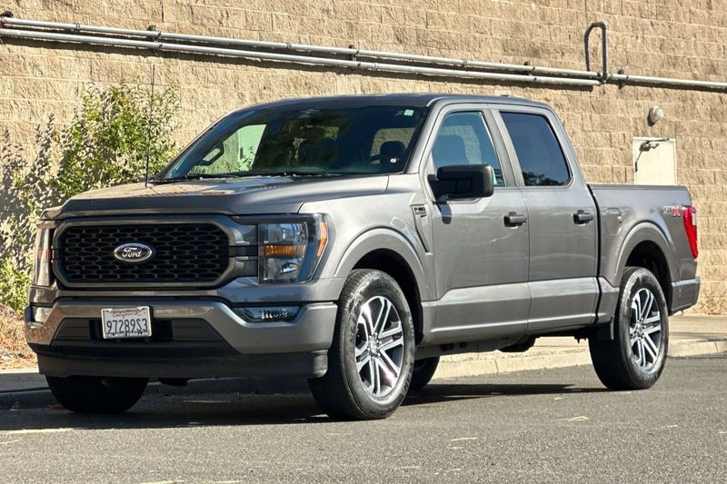 Ford F-150 Vehicle Full-screen Gallery Image 08