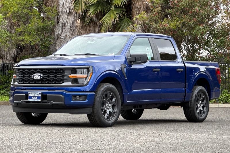 Ford F-150 Vehicle Full-screen Gallery Image 07