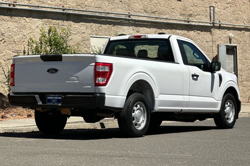 Ford F-150 Vehicle Full-screen Gallery Image 03