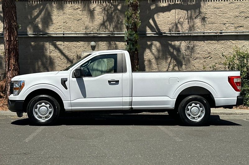 Ford F-150 Vehicle Full-screen Gallery Image 06