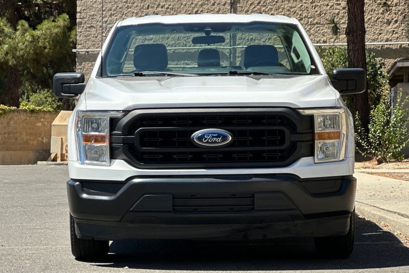 Ford F-150 Vehicle Full-screen Gallery Image 08