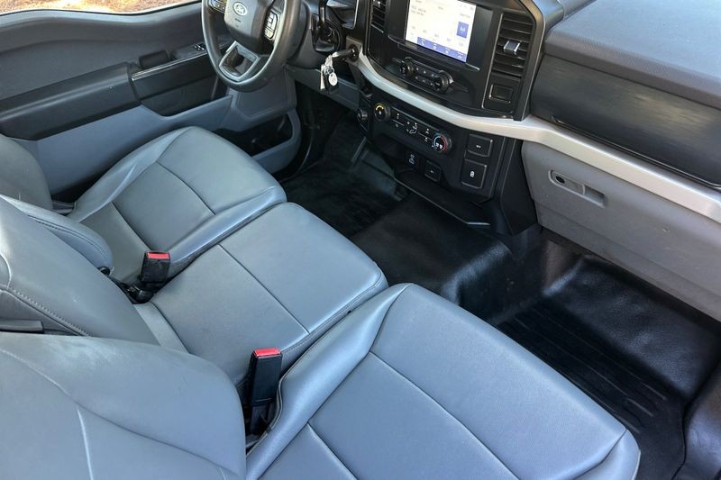 Ford F-150 Vehicle Full-screen Gallery Image 15
