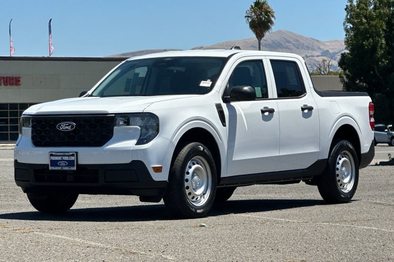 Ford Maverick Vehicle Full-screen Gallery Image 07