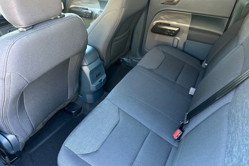 Ford Maverick Vehicle Full-screen Gallery Image 12