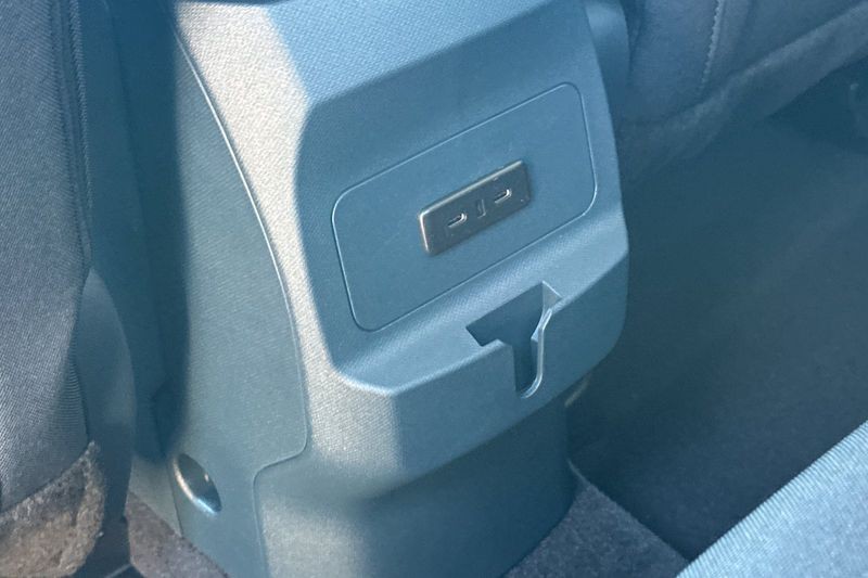 Ford Maverick Vehicle Full-screen Gallery Image 13