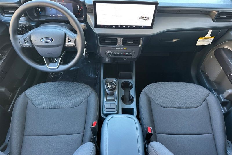 Ford Maverick Vehicle Full-screen Gallery Image 14