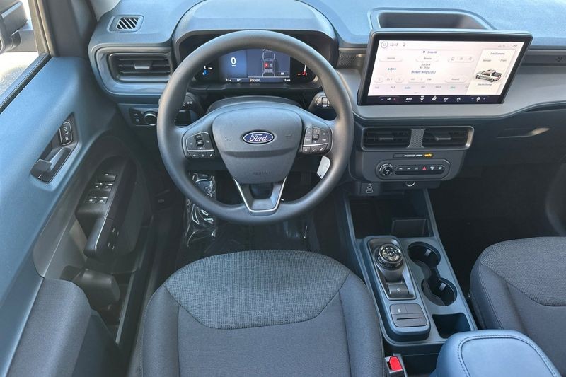 Ford Maverick Vehicle Full-screen Gallery Image 15