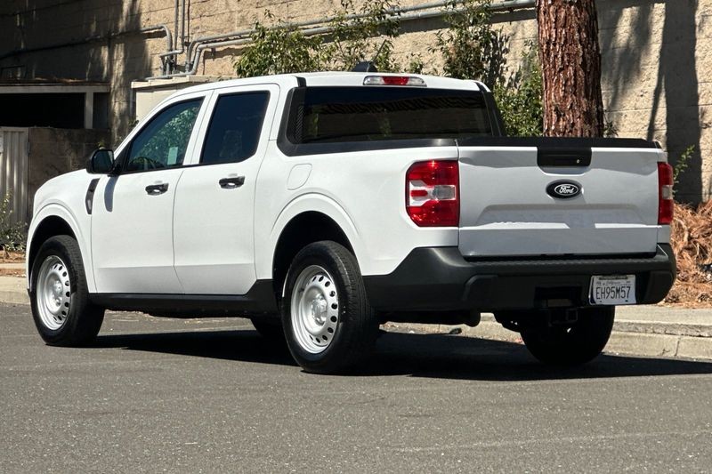 Ford Maverick Vehicle Full-screen Gallery Image 05