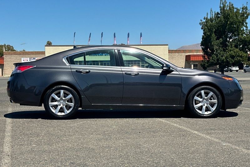 Acura TL Vehicle Full-screen Gallery Image 02