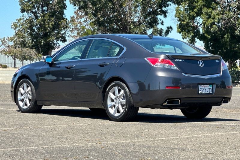 Acura TL Vehicle Full-screen Gallery Image 05