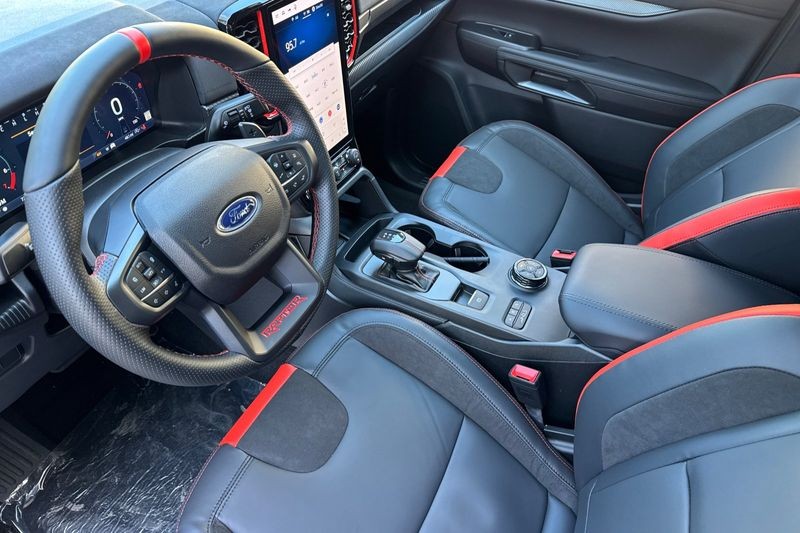 Ford Ranger Vehicle Full-screen Gallery Image 09