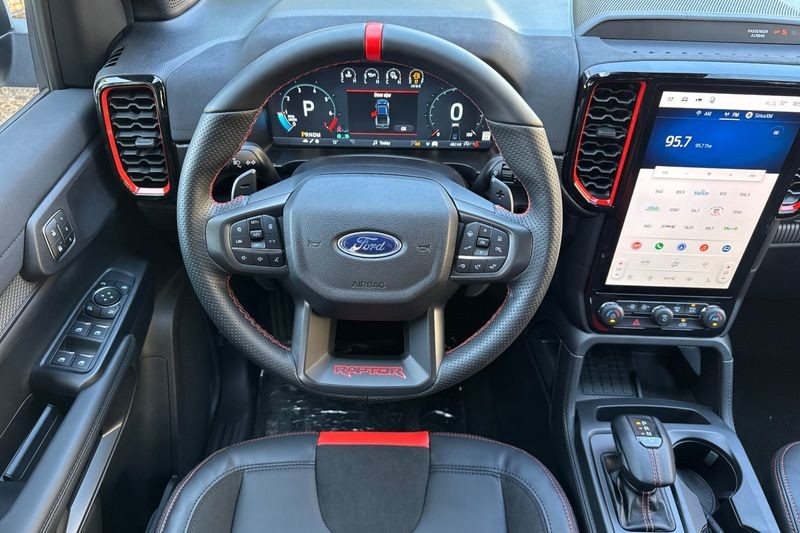 Ford Ranger Vehicle Full-screen Gallery Image 15