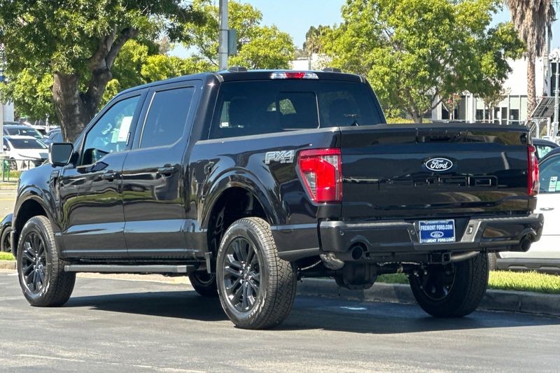 Ford F-150 Vehicle Full-screen Gallery Image 05
