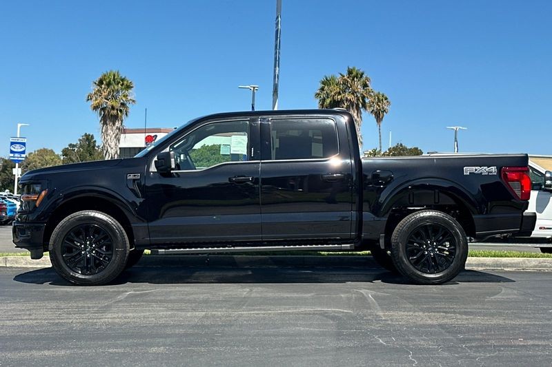 Ford F-150 Vehicle Full-screen Gallery Image 06