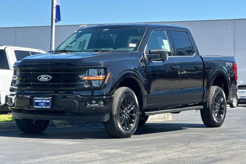 Ford F-150 Vehicle Full-screen Gallery Image 07