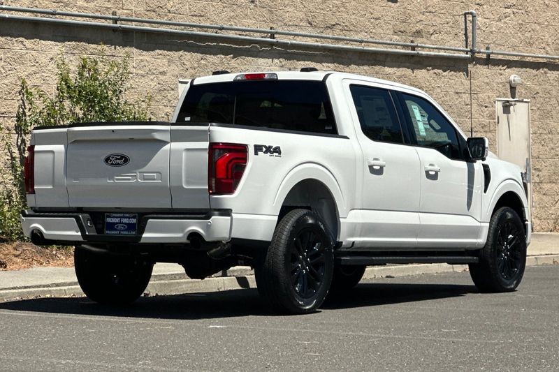 Ford F-150 Vehicle Full-screen Gallery Image 03