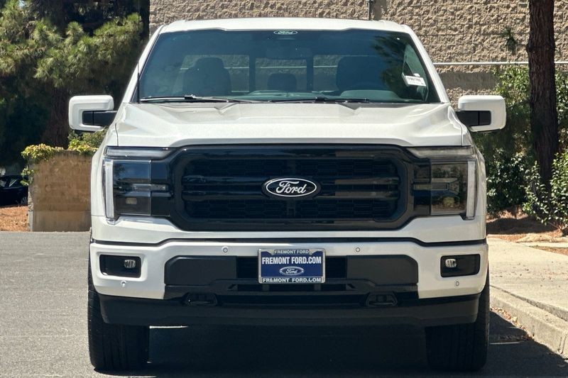 Ford F-150 Vehicle Full-screen Gallery Image 08