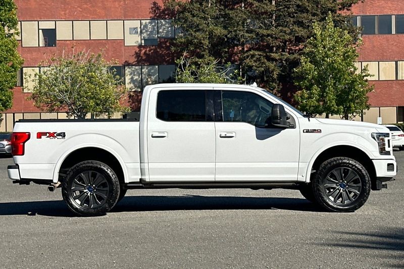 Ford F-150 Vehicle Full-screen Gallery Image 02