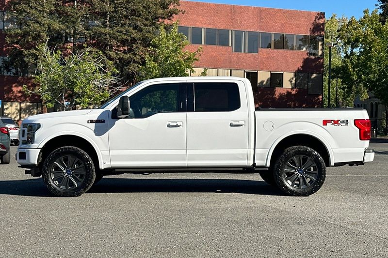 Ford F-150 Vehicle Full-screen Gallery Image 07