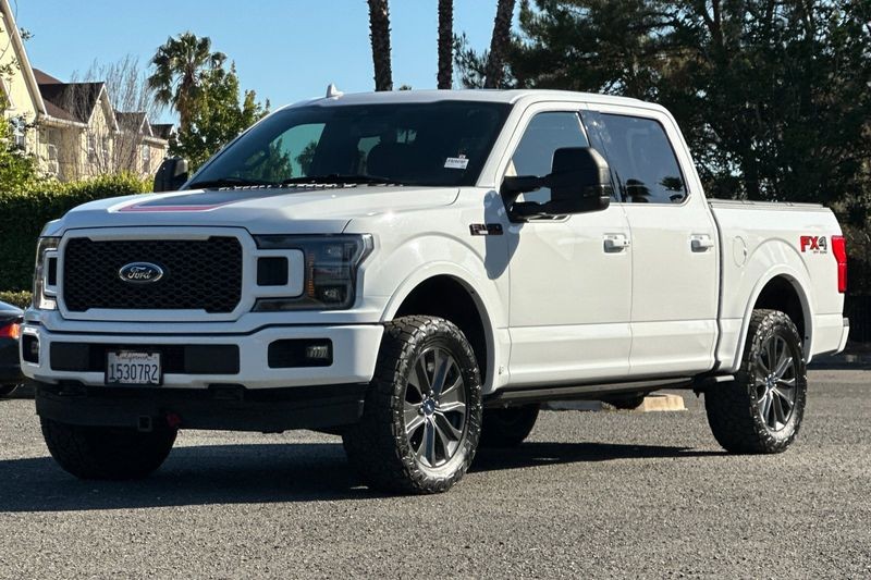 Ford F-150 Vehicle Full-screen Gallery Image 08
