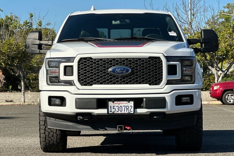 Ford F-150 Vehicle Full-screen Gallery Image 09