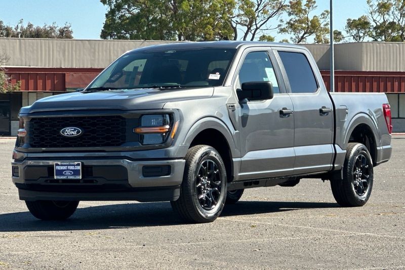 Ford F-150 Vehicle Full-screen Gallery Image 07