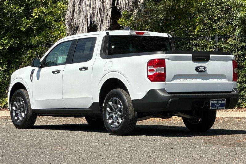 Ford Maverick Vehicle Full-screen Gallery Image 05