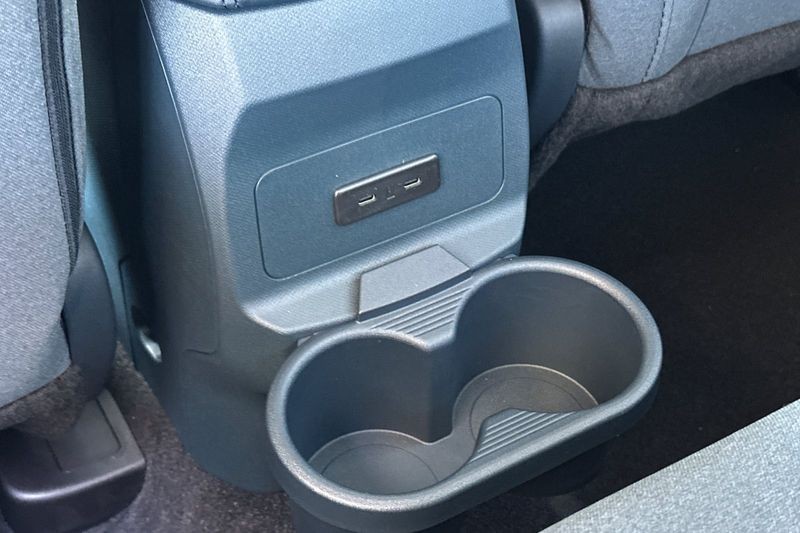 Ford Maverick Vehicle Full-screen Gallery Image 13