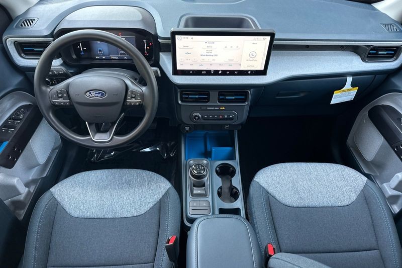 Ford Maverick Vehicle Full-screen Gallery Image 14