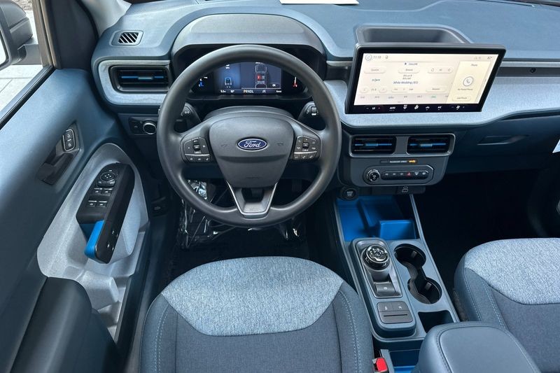 Ford Maverick Vehicle Full-screen Gallery Image 15