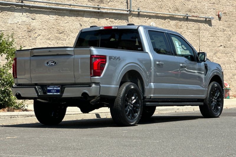 Ford F-150 Vehicle Full-screen Gallery Image 03