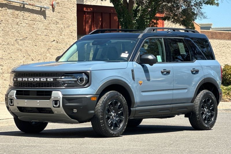 Ford Bronco Sport Vehicle Full-screen Gallery Image 07