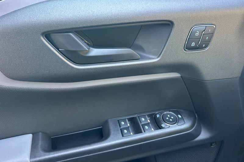 Ford Bronco Sport Vehicle Full-screen Gallery Image 10